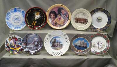 Commemorative dinnerware plates